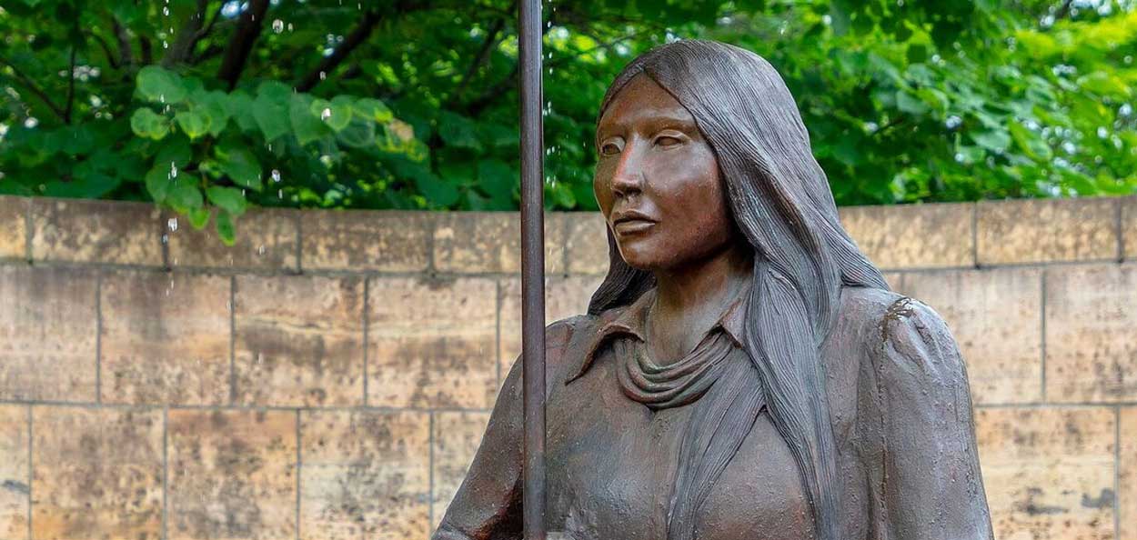 Statue of Native woman